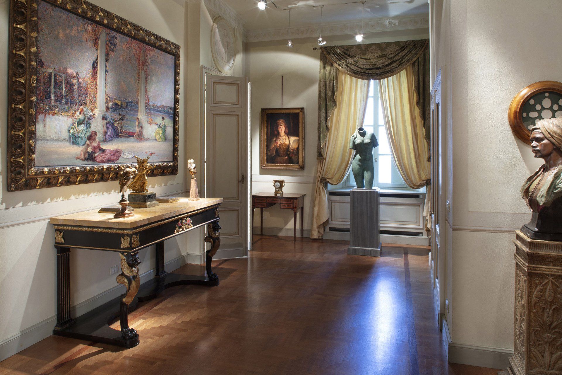 Phidias Antiques exhibition room