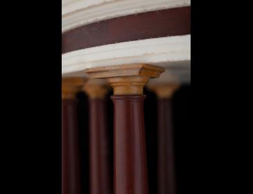 Tempietto neoclassico in marmi pregiati