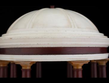 Tempietto neoclassico in marmi pregiati