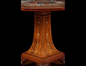 Tavolo con piano in pietre dure