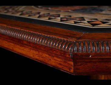 Tavolo con piano in pietre dure