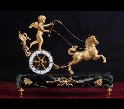 Orologio raffigurante carro e Amore