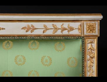 Divano neoclassico