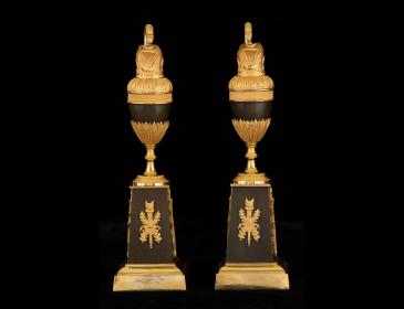 Coppia di versatoi francesi in bronzo dorato - XVIII secolo
