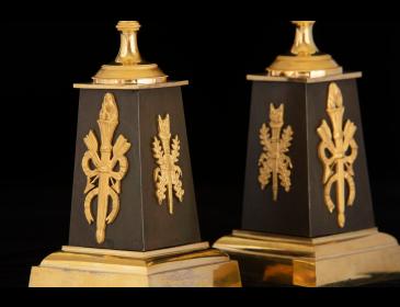 Coppia di versatoi francesi in bronzo dorato - XVIII secolo