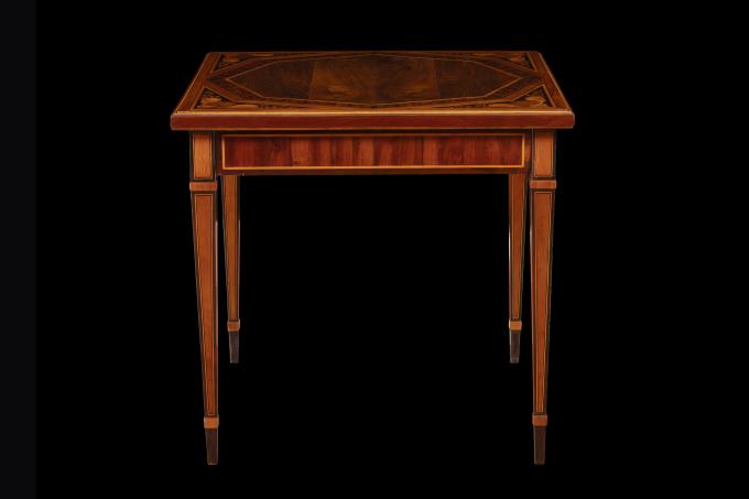 Maggiolini games table in rosewood, walnut, and fruitwood, late 18th century